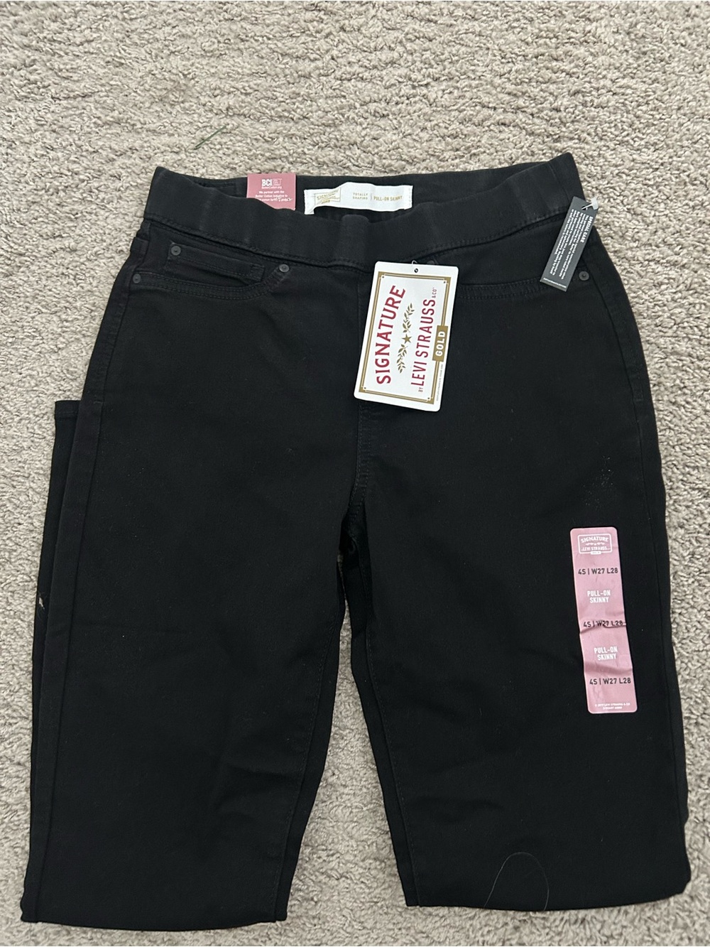 Signature by Levi Strauss Black Pull-On Skimmer Jeans